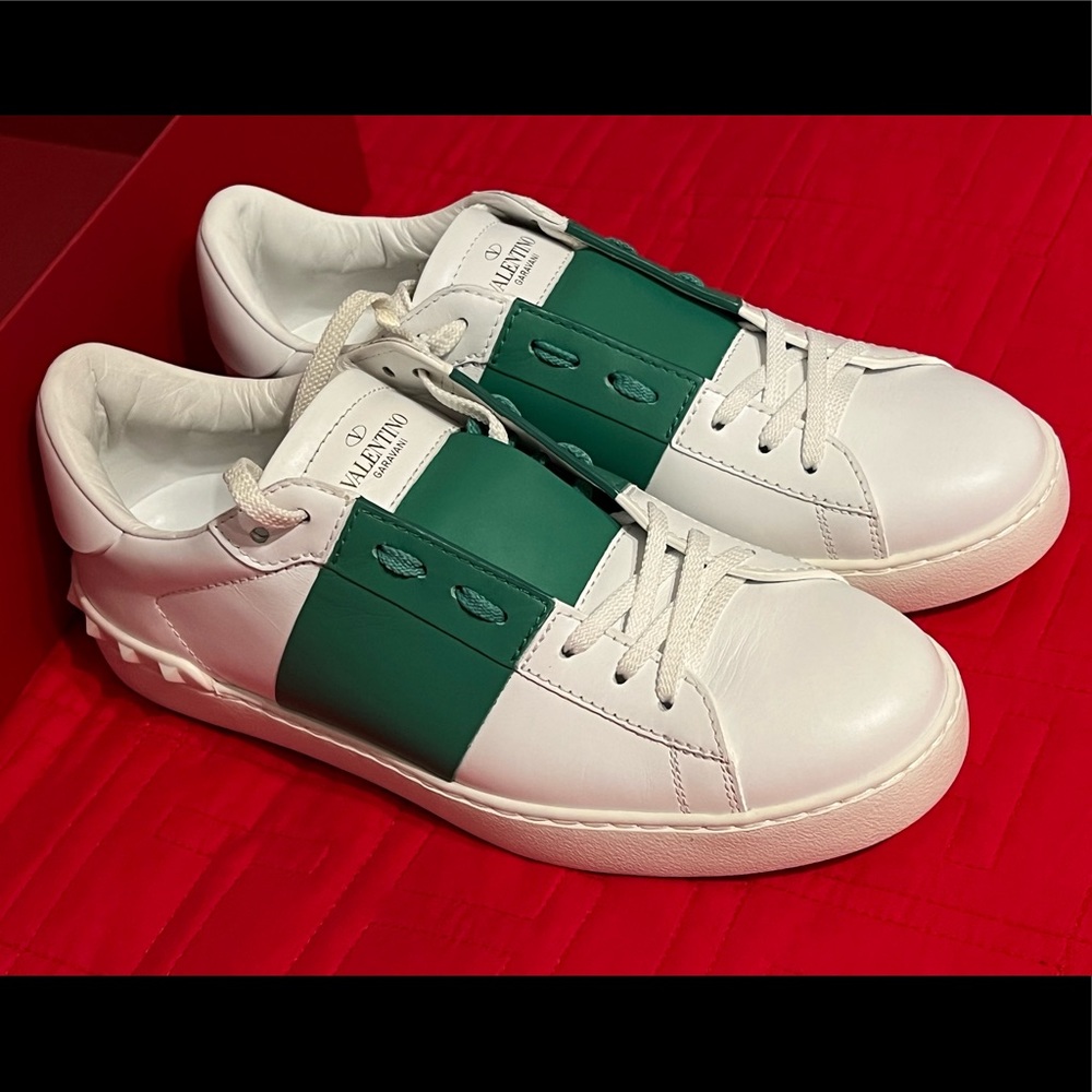 Valentino Garavani Open Low Top Sneakers